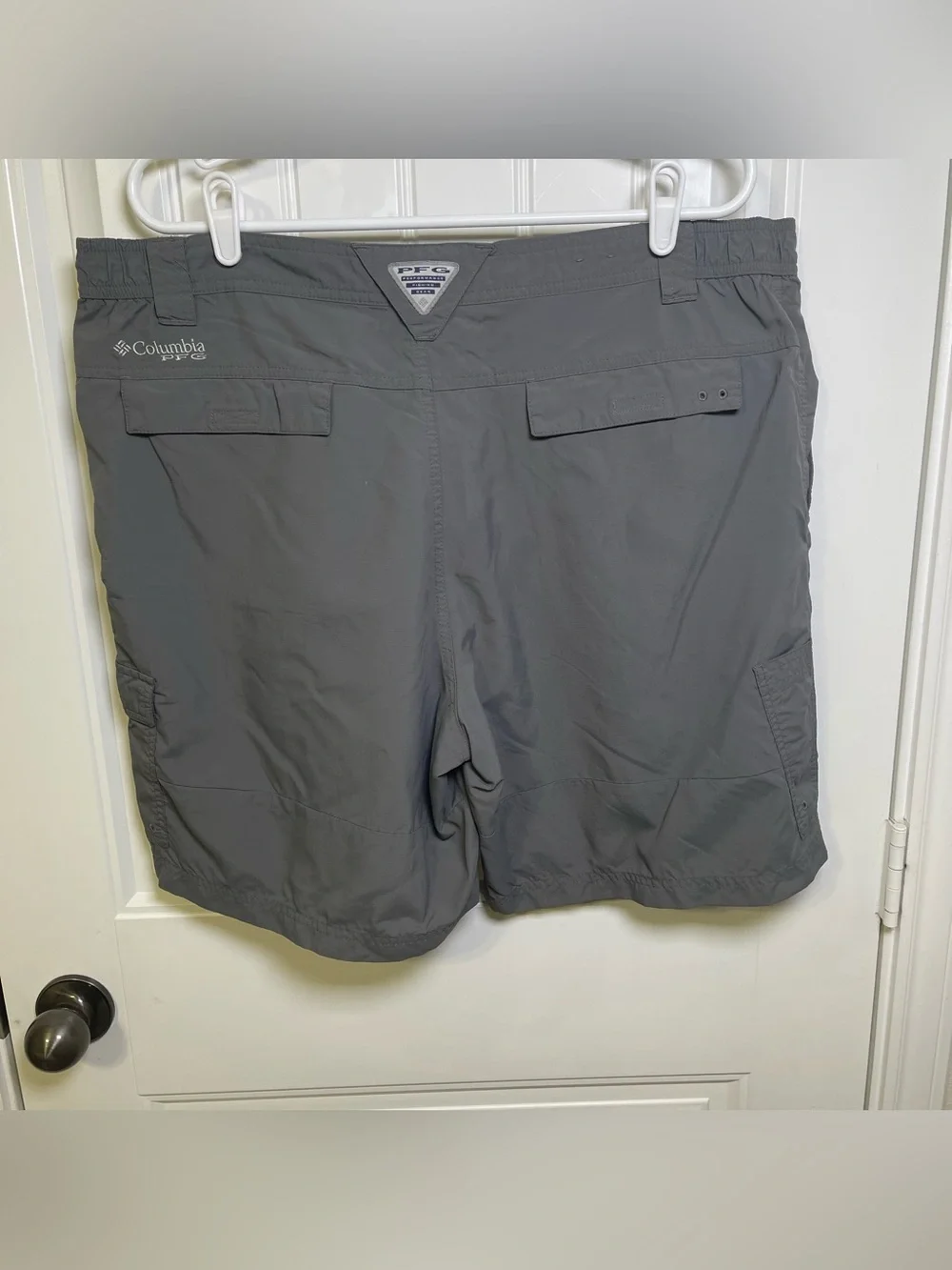 Columbia Sportswear Company Performance Fishing Gear Men's 40 Gray Cargo Shorts